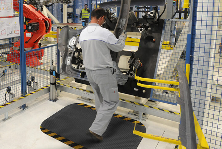 Hog-Heaven-in-use-industrial-striped-border