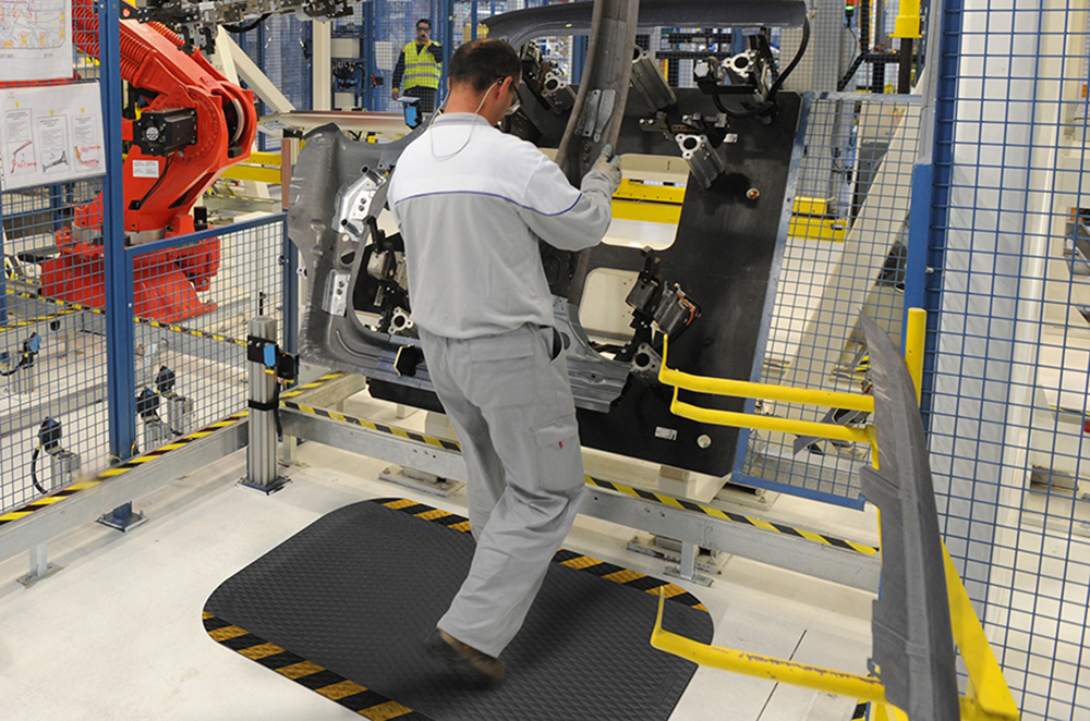 Hog-Heaven-in-use-industrial-striped-border